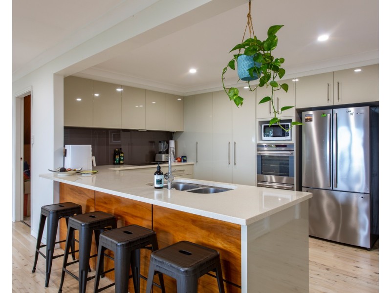 52 Berne Street, Bateau Bay NSW 2261