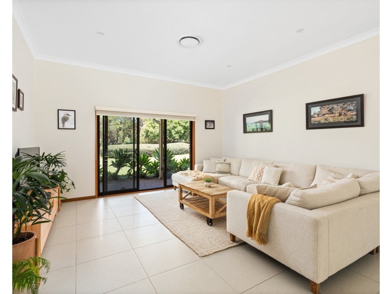 37 Currawong Road, Wamberal NSW 2260