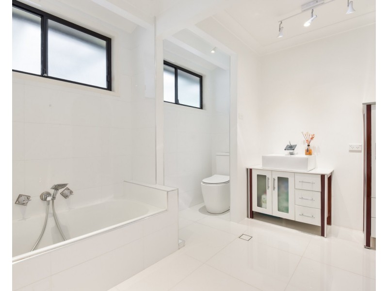 5 Malison Street, Wyoming NSW 2250