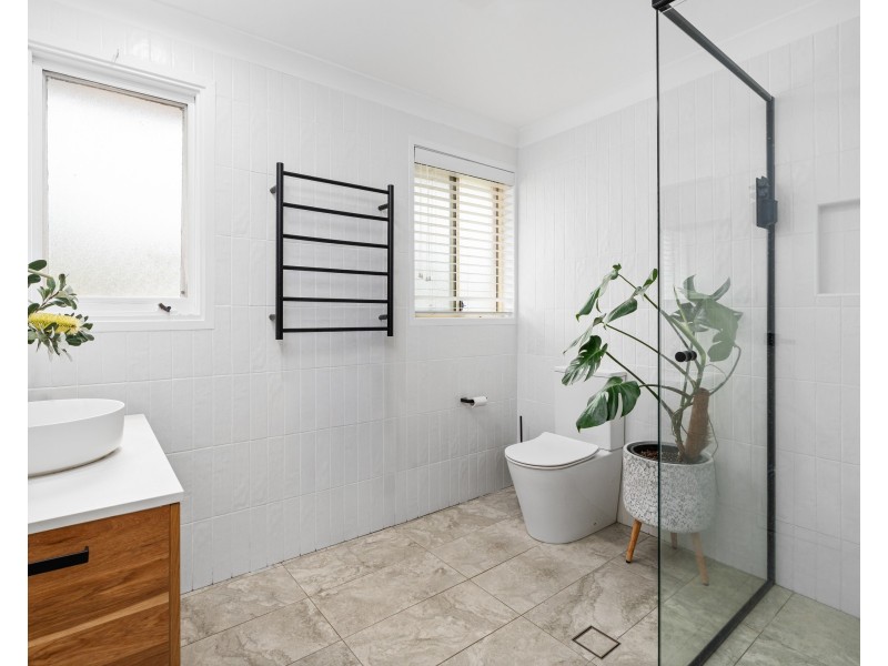 8 Egerton Place, Wyoming NSW 2250