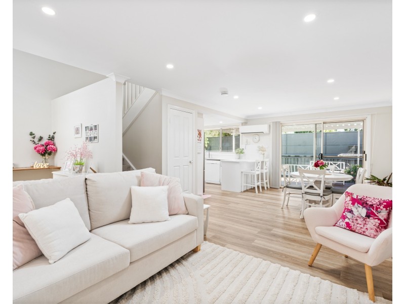 7/4 Parsons Road, Lisarow NSW 2250