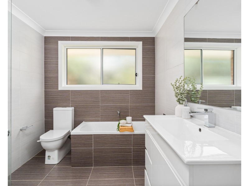 33 Sunset Street, Wyoming NSW 2250