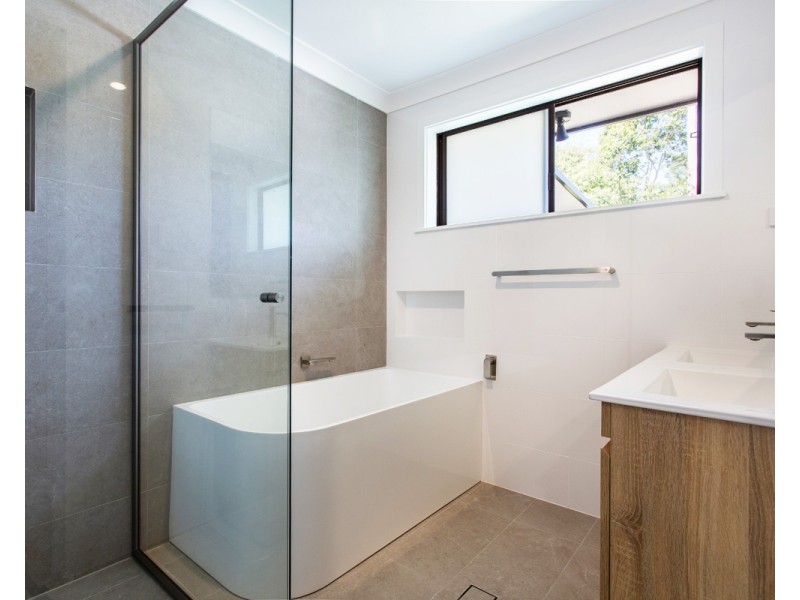 8 Holcombe Avenue, Narara NSW 2250