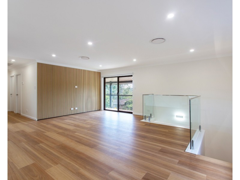 8 Holcombe Avenue, Narara NSW 2250