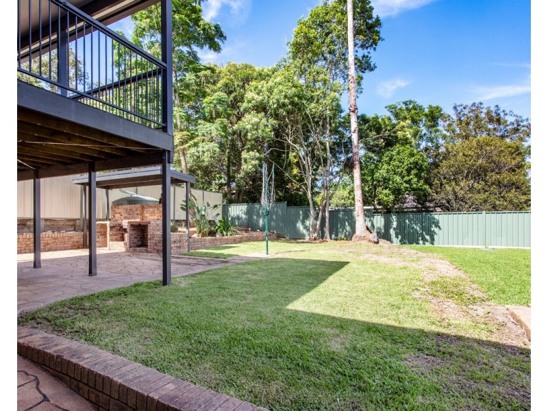 8 Holcombe Avenue, Narara NSW 2250