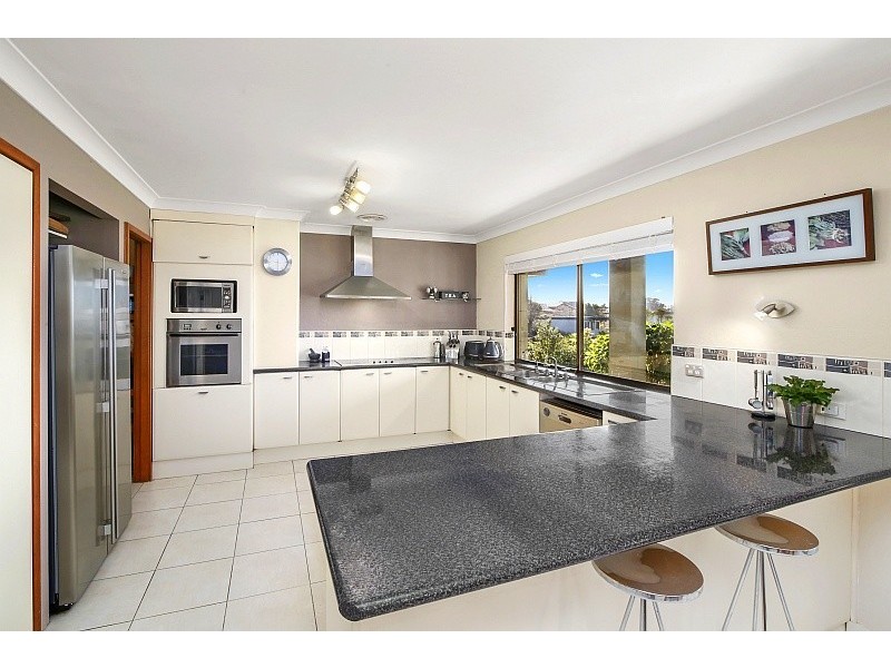 27 Braemar Drive, Wamberal NSW 2260