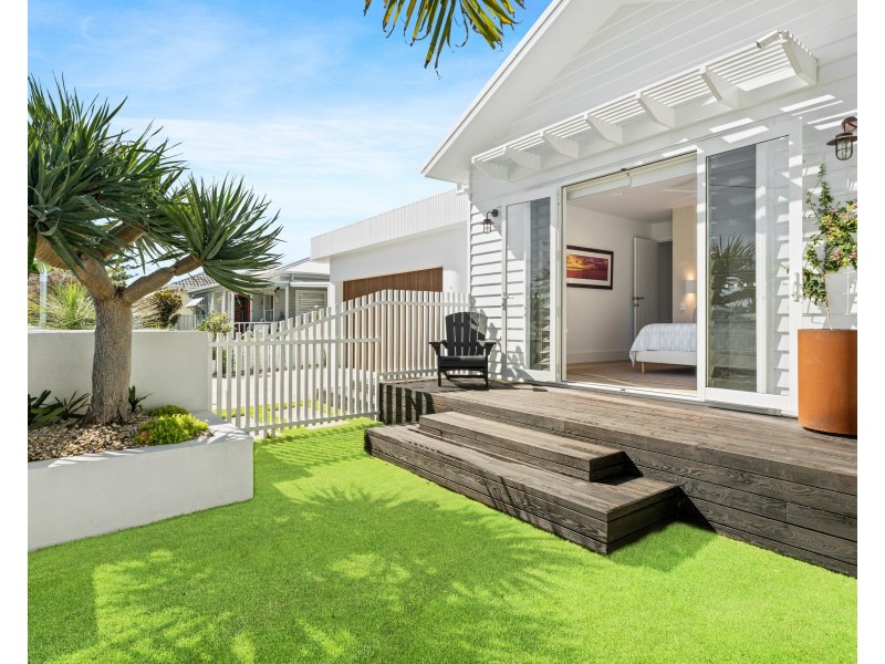 11 Manly Parade, The Entrance North NSW 2261