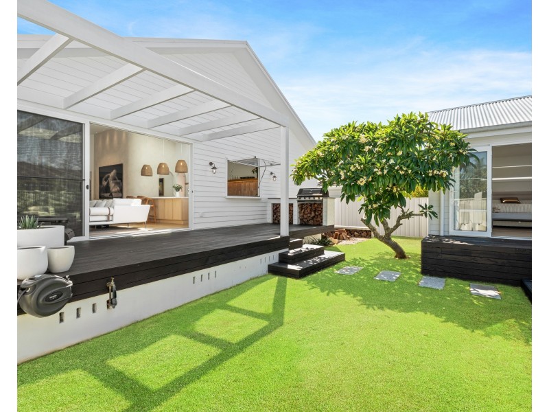 11 Manly Parade, The Entrance North NSW 2261