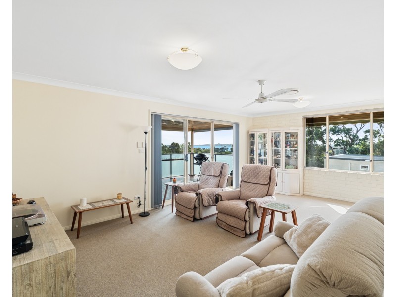 4 Strickland Road, Killarney Vale NSW 2261