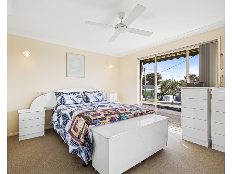 4 Strickland Road, Killarney Vale NSW 2261