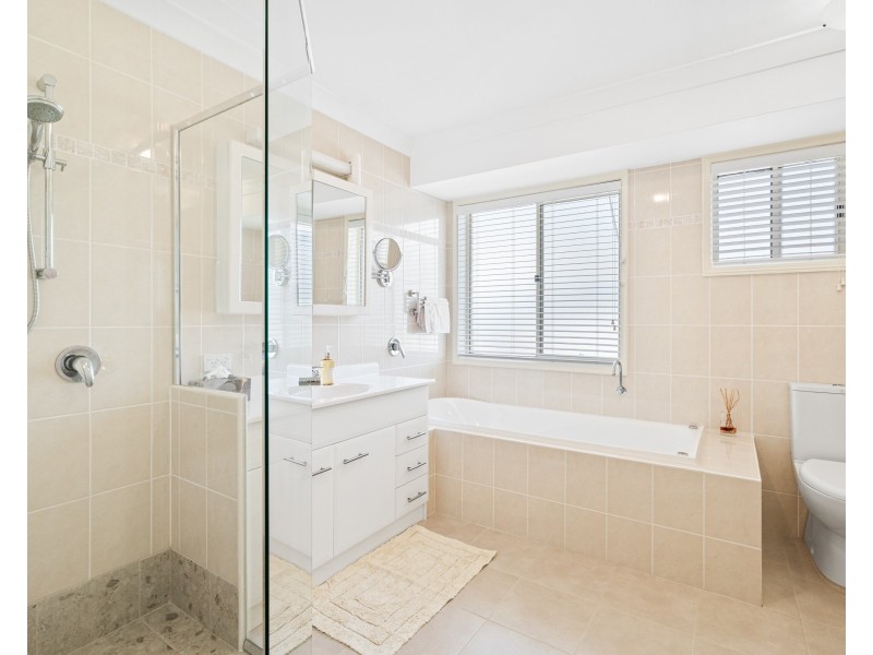 4 Strickland Road, Killarney Vale NSW 2261