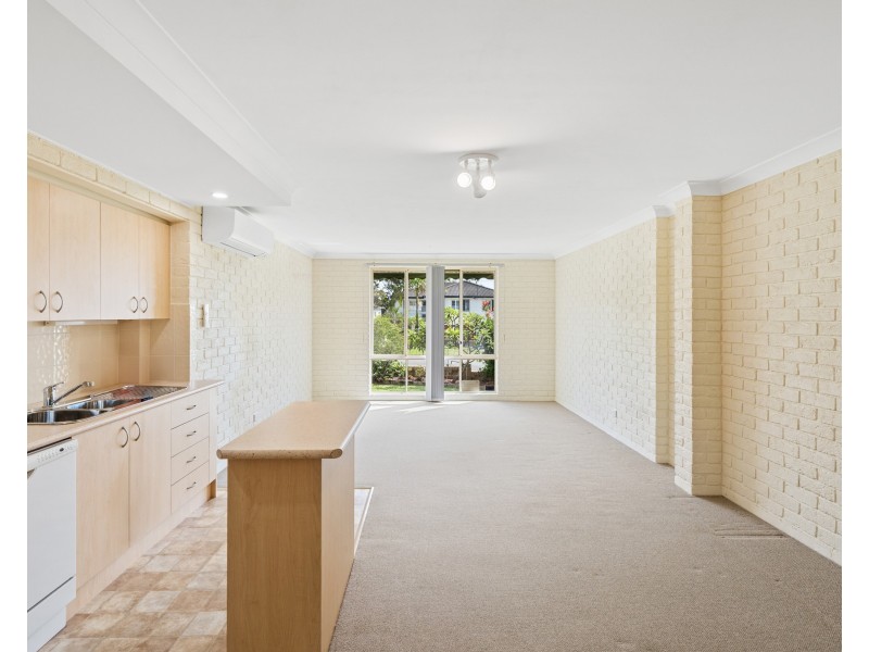 4 Strickland Road, Killarney Vale NSW 2261