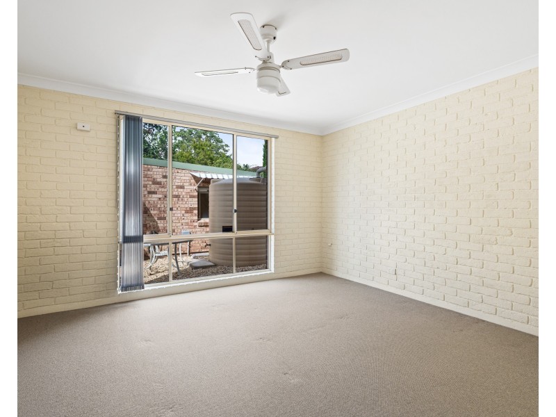4 Strickland Road, Killarney Vale NSW 2261