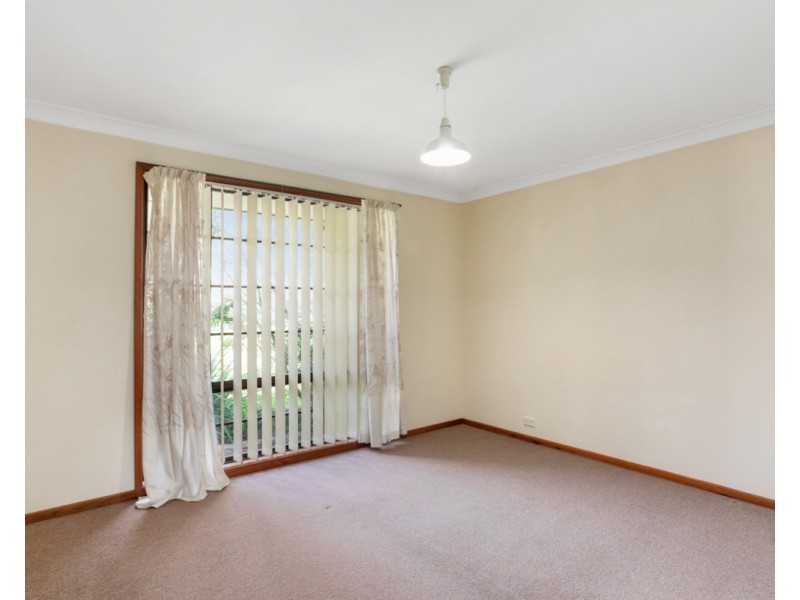 6 Lewis Crescent, Forresters Beach NSW 2260