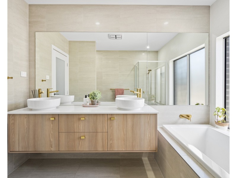 77 Soreina Drive, Wyee NSW 2259