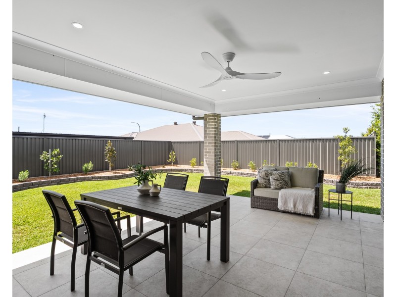 77 Soreina Drive, Wyee NSW 2259