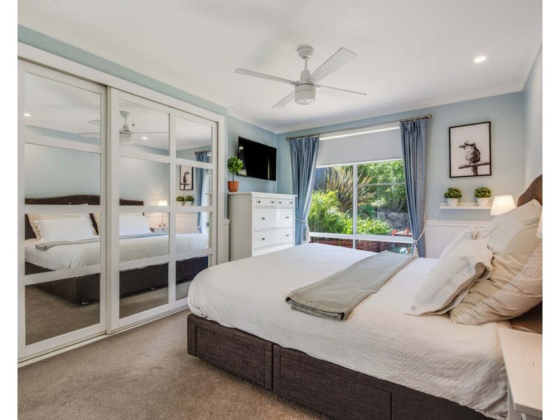 6 Stephen Close, Green Point NSW 2251