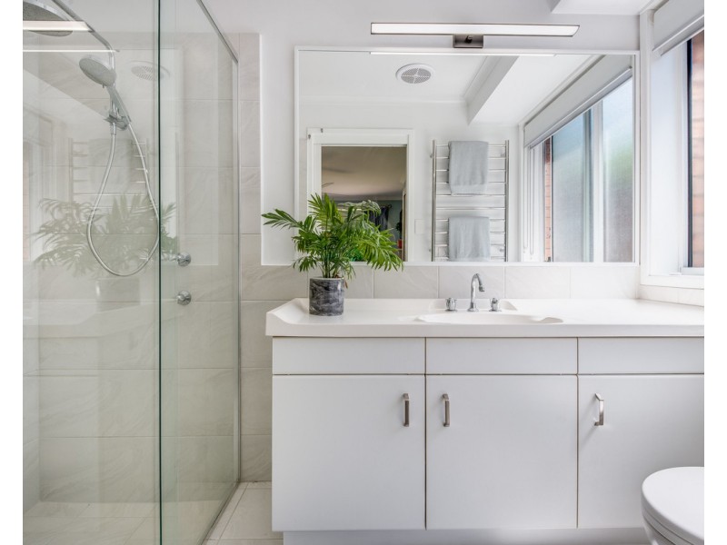 6 Stephen Close, Green Point NSW 2251