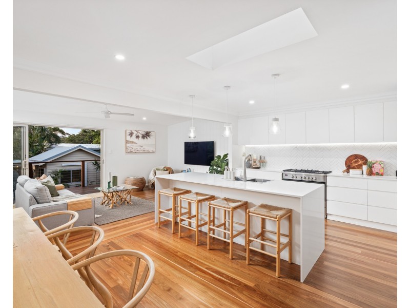 37 Joan Street, Forresters Beach NSW 2260