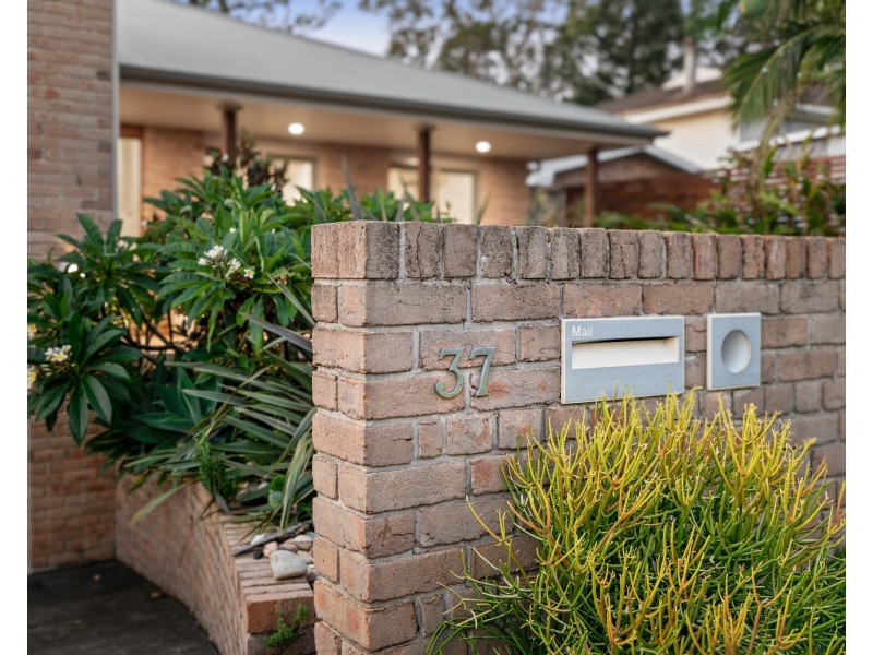 37 Joan Street, Forresters Beach NSW 2260