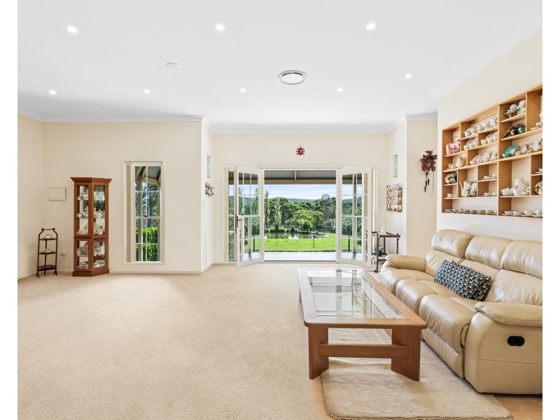 101 Pacific Highway, Mount White NSW 2250