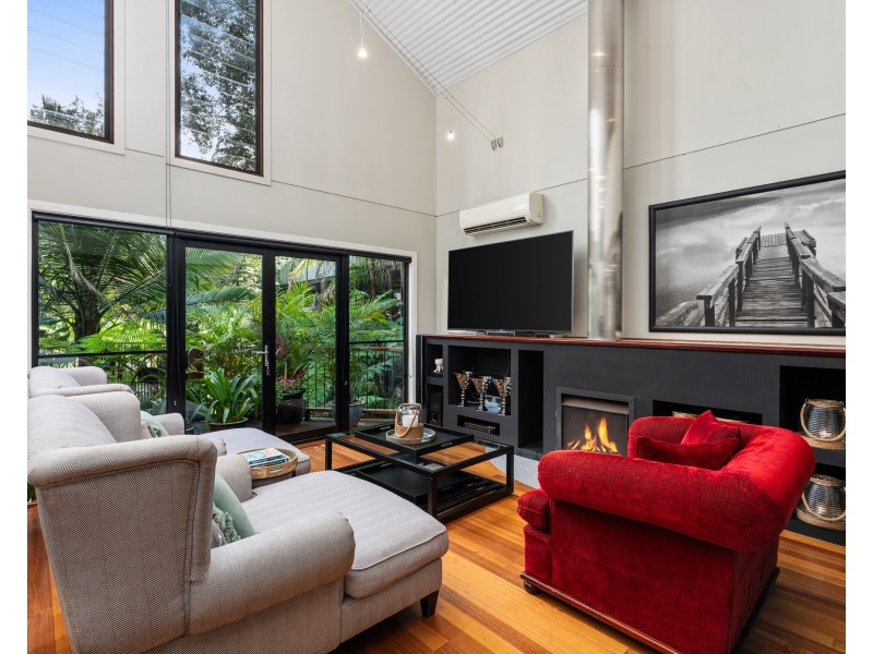 105 Lake Shore Drive, North Avoca NSW 2260