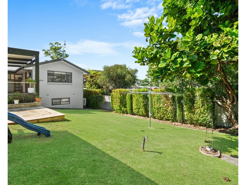 8 Bourbon Street, Wyoming NSW 2250