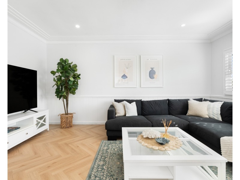 31 Day Street, Wyoming NSW 2250