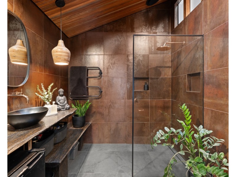 4c Gregory Street, Wyoming NSW 2250