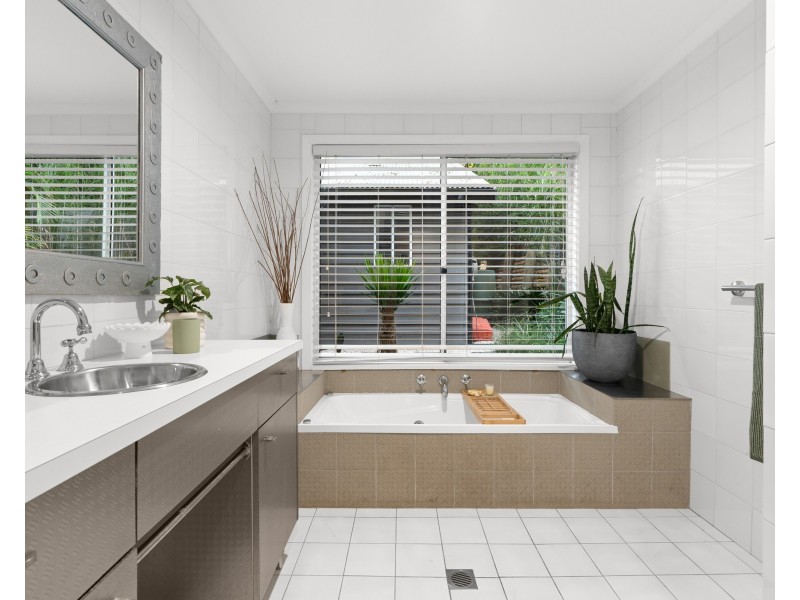 4c Gregory Street, Wyoming NSW 2250