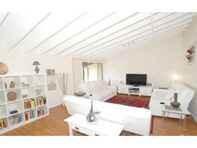 2/3 York Street, Point Frederick NSW 2250