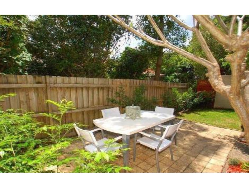 2/3 York Street, Point Frederick NSW 2250