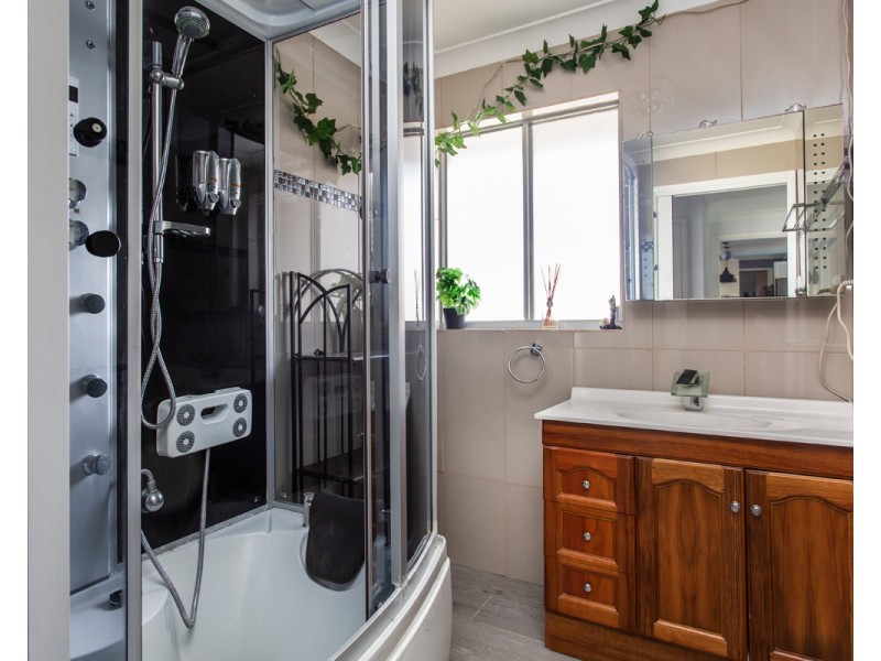 30 Valley View Road, Wyoming NSW 2250