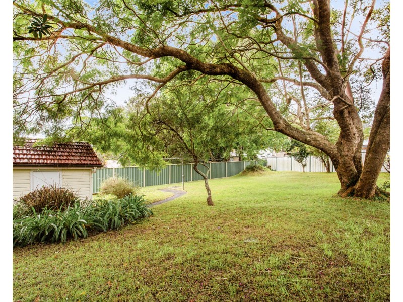 7 Ronald Avenue, Wyoming NSW 2250