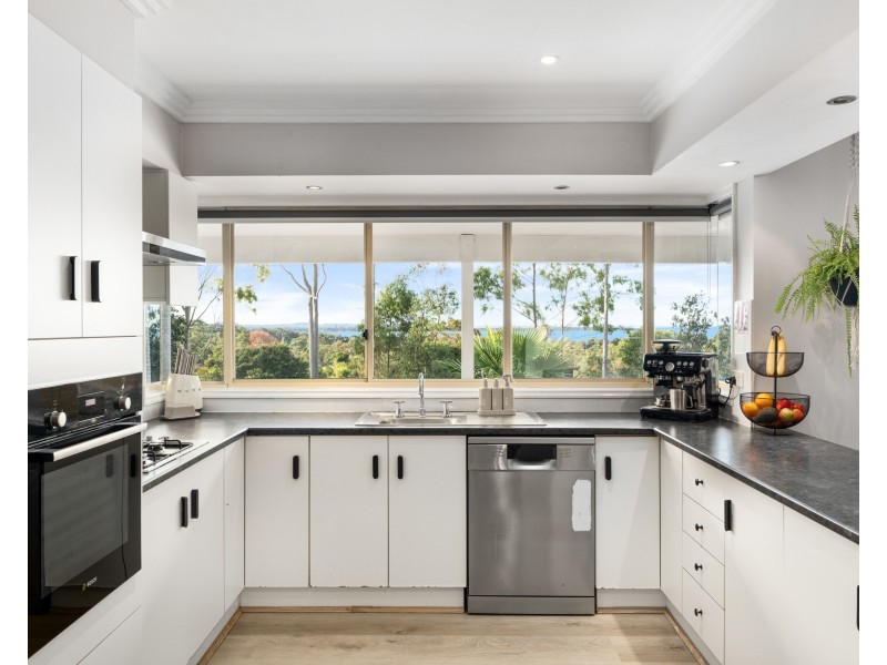 16 Wyong Road, Berkeley Vale NSW 2261