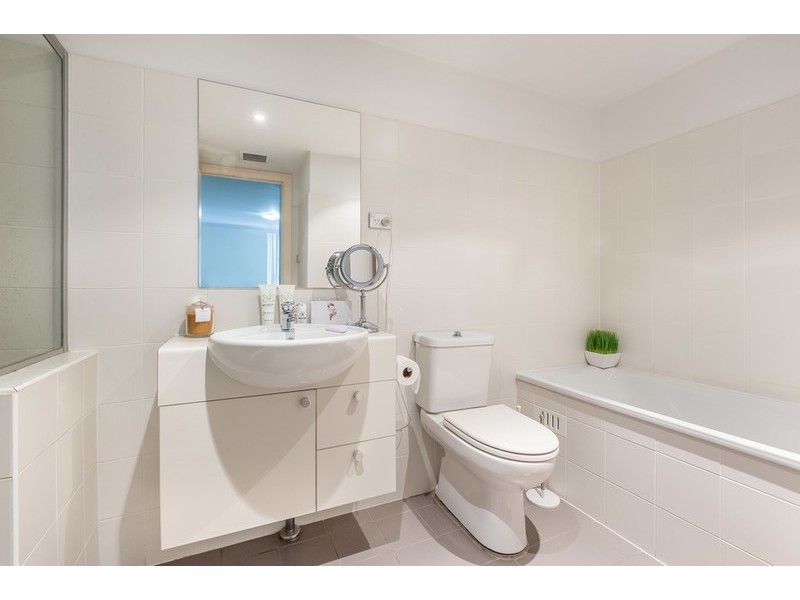 315/80 John Whiteway Drive, Gosford NSW 2250