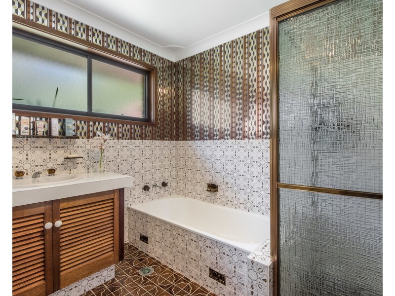 13 Pangari Close, Wyoming NSW 2250