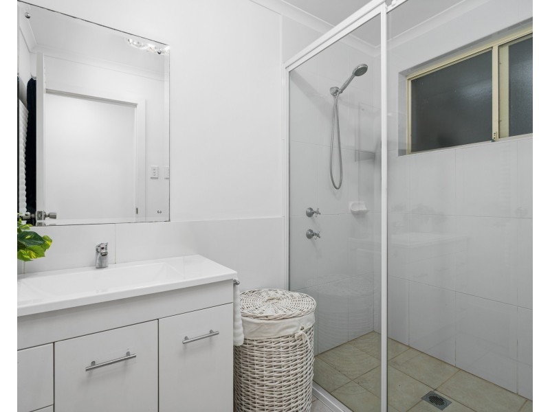 4 Alecia Close, Green Point NSW 2251