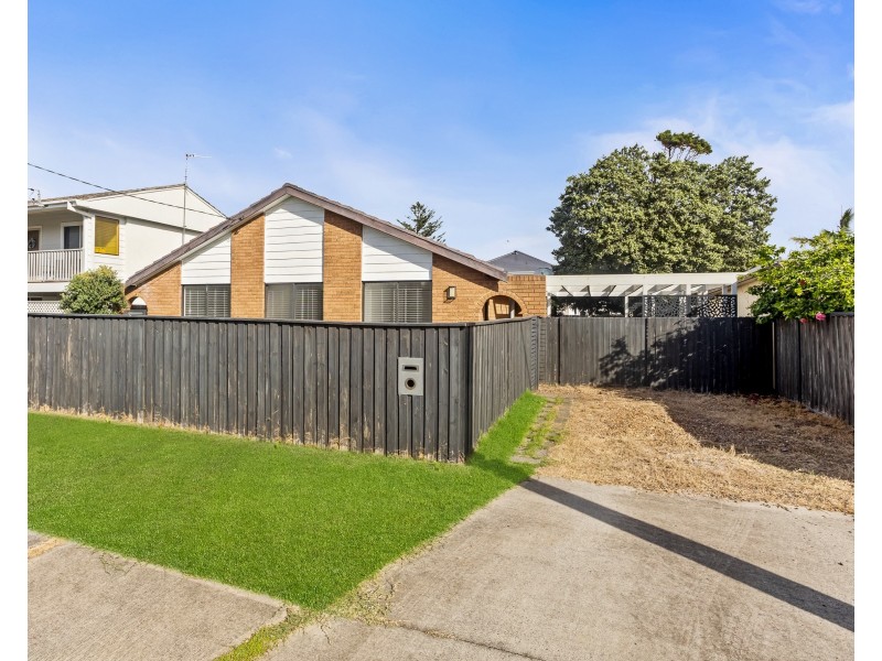 1 Simpson Street, The Entrance North NSW 2261