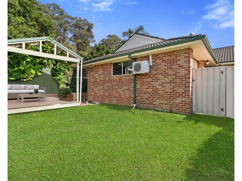 2/102 Coolawin Circle, Narara NSW 2250