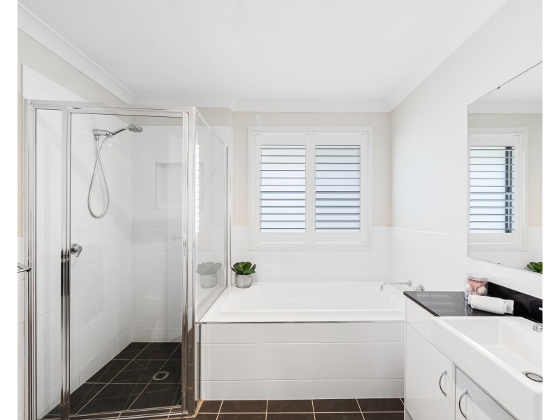 18b Jacana Avenue, Narara NSW 2250