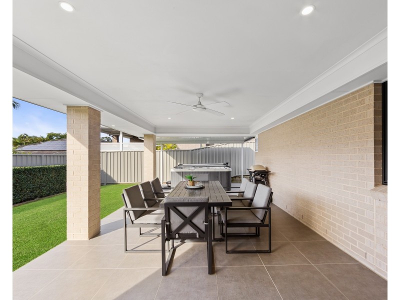 18b Jacana Avenue, Narara NSW 2250