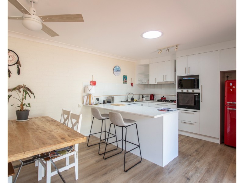 2/6 Donna Close, Lisarow NSW 2250