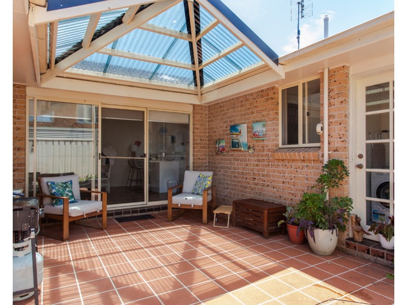 2/6 Donna Close, Lisarow NSW 2250
