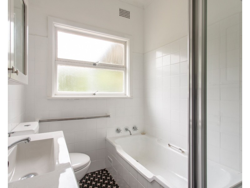 63 Dalton Street, Wyoming NSW 2250