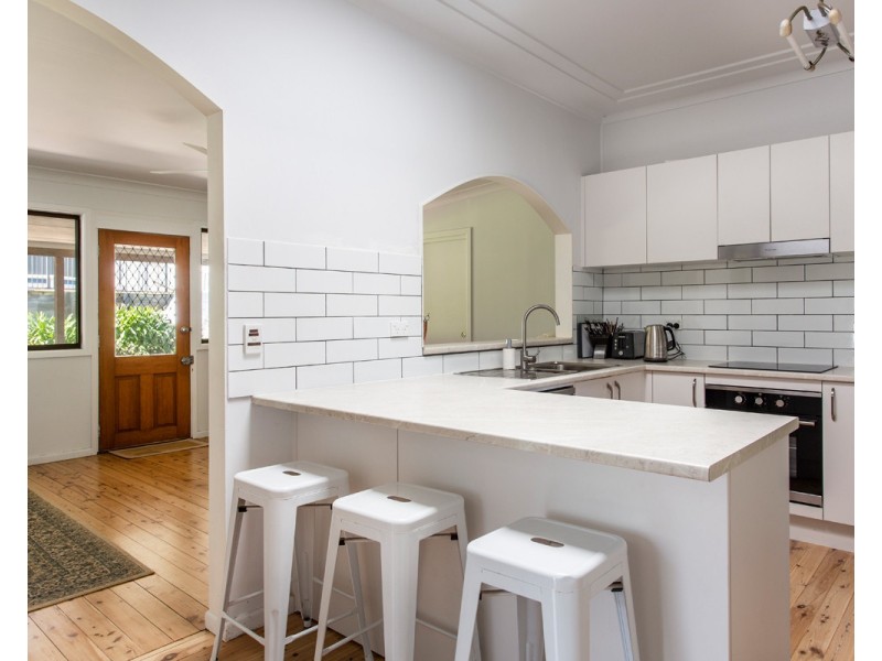 8 Maple Street, Wyoming NSW 2250