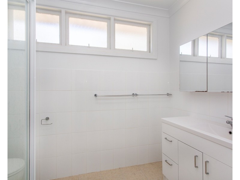 8 Maple Street, Wyoming NSW 2250