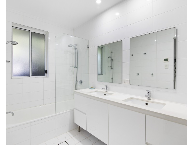 74 Bradleys Road, North Avoca NSW 2260