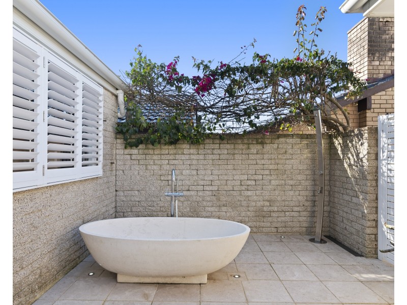 74 Bradleys Road, North Avoca NSW 2260