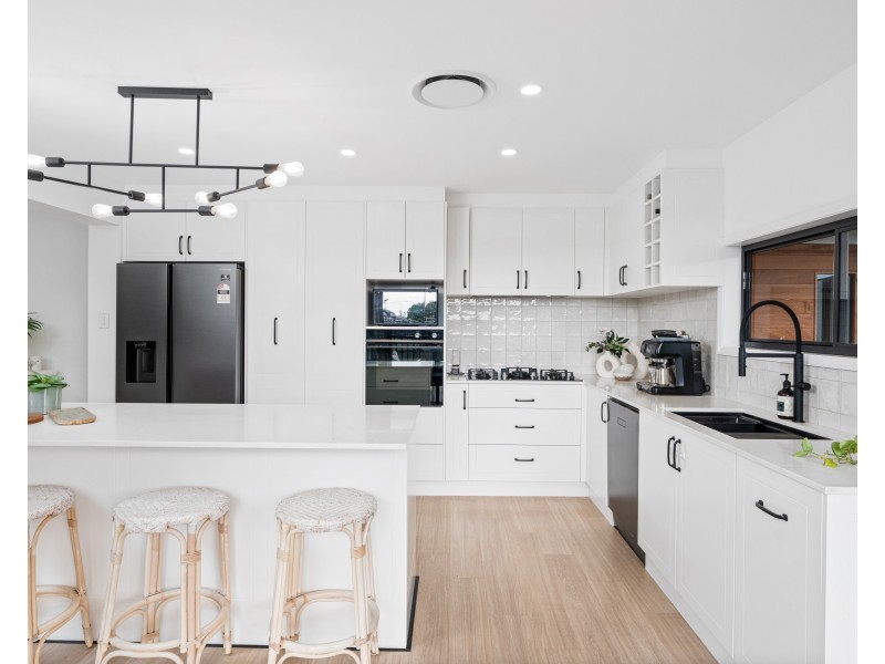 13 Newhaven Place, Bateau Bay NSW 2261